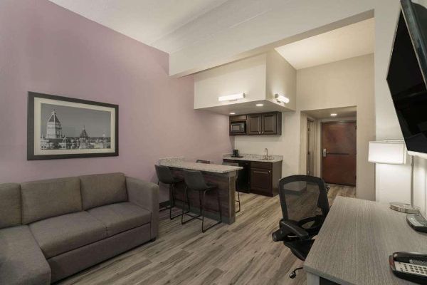 La Quinta Inns and Suites Clarksville